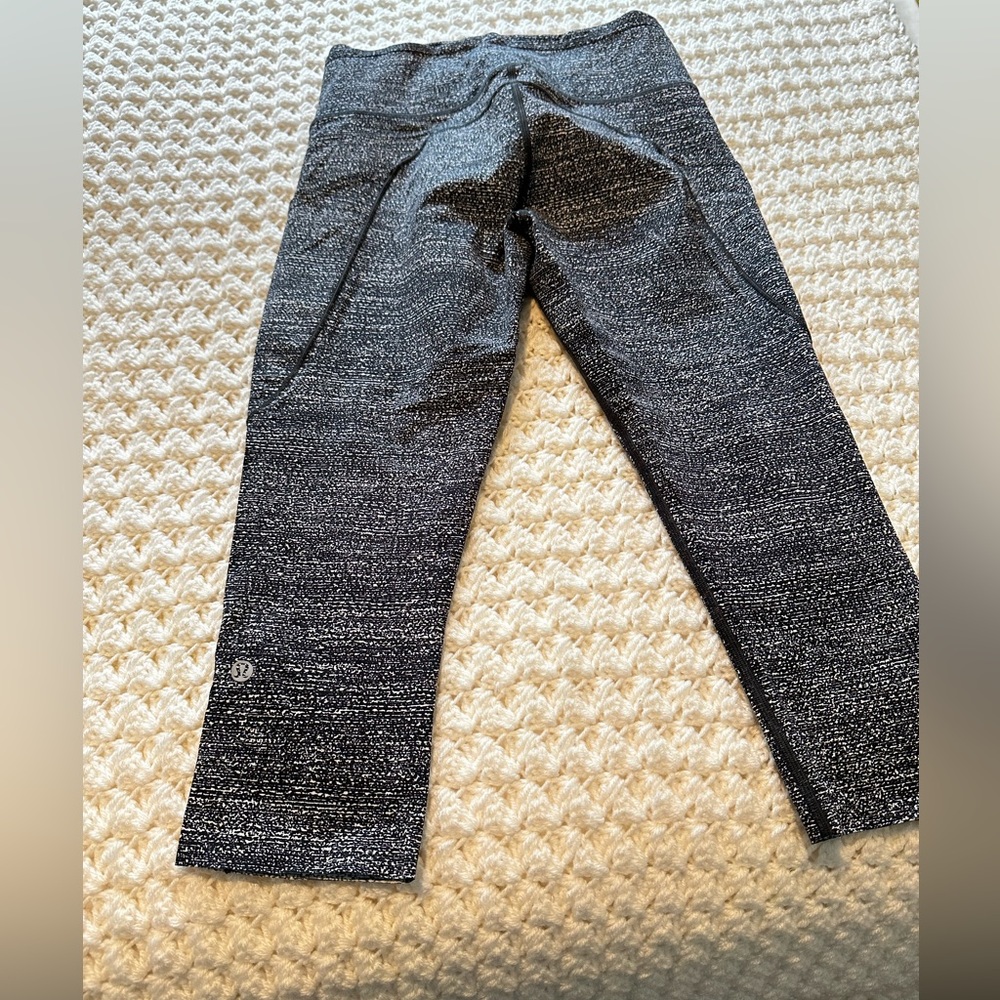 Lululemon Fast and Free Legging
19" - Size 6